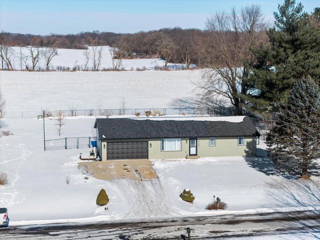 4700 Holm Road, Oregon, WI 53575