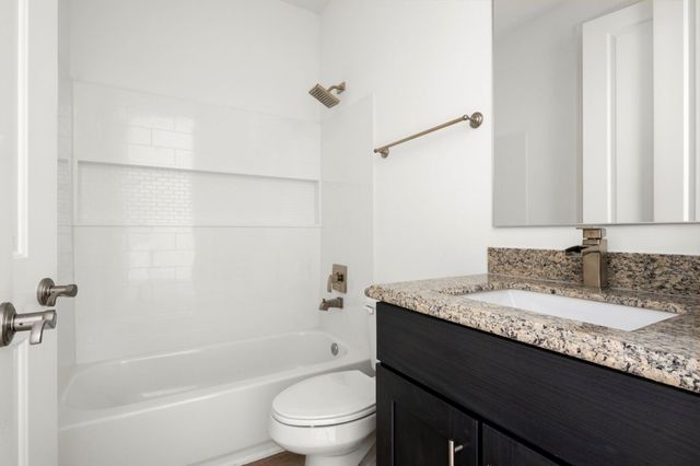 3241 Real B, Houston, TX 77087