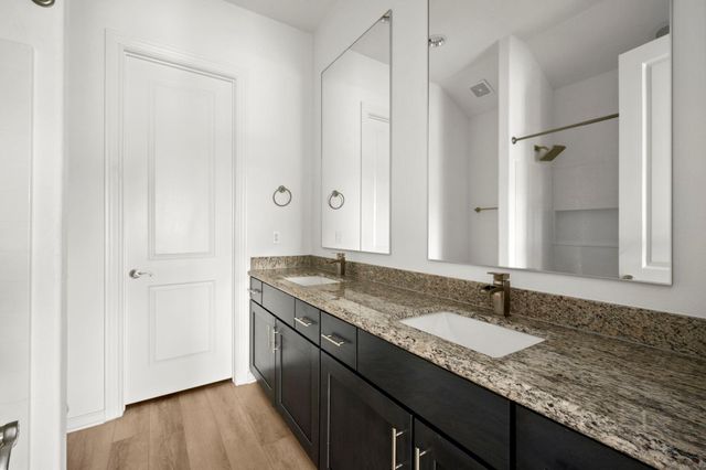 3241 Real B, Houston, TX 77087