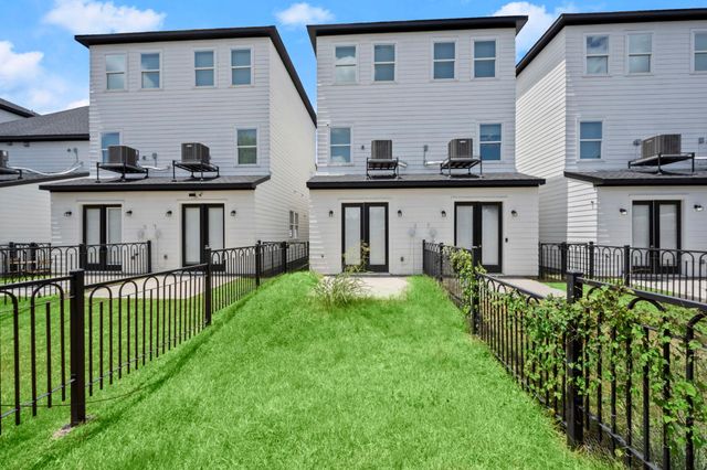 3241 Real B, Houston, TX 77087