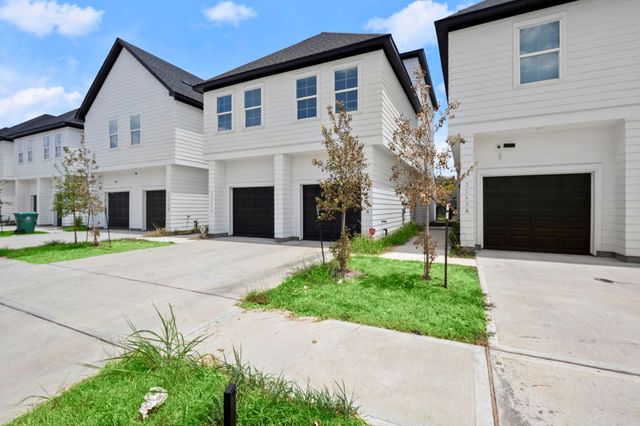 3241 Real B, Houston, TX 77087