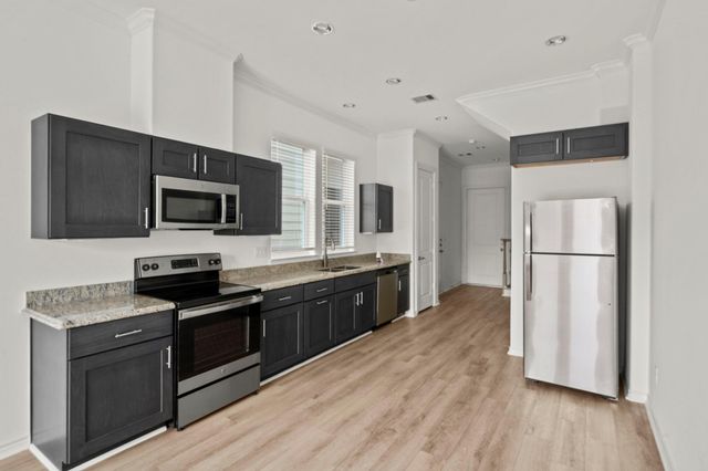 3241 Real B, Houston, TX 77087