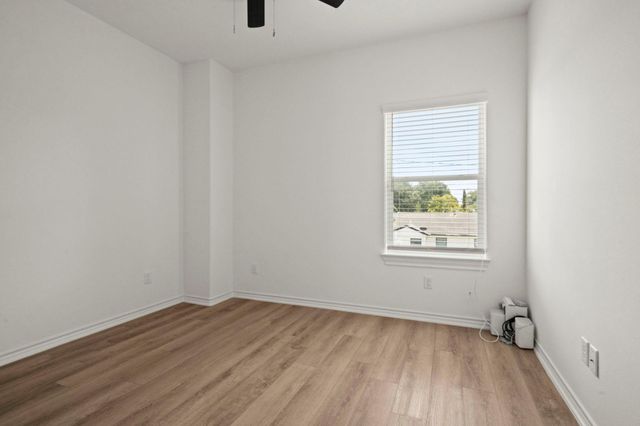 3241 Real B, Houston, TX 77087