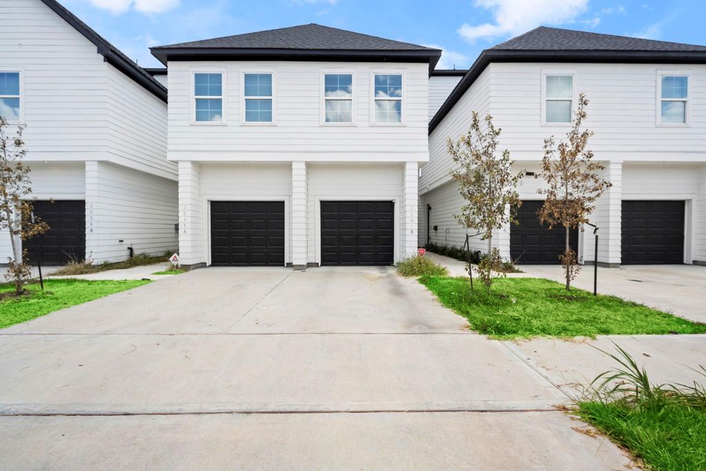 3241 Real B, Houston, TX 77087