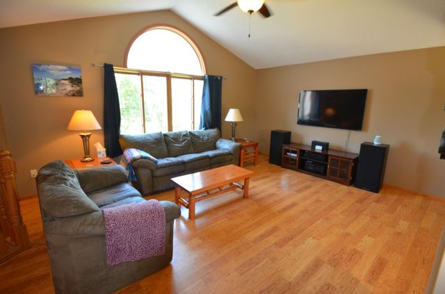 18180 Franconia Trail, Shafer, MN 55074