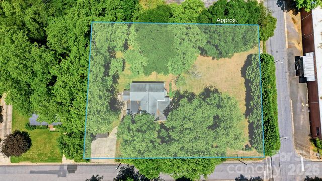 902 N Ashe Avenue, Newton, NC 28658