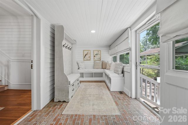 902 N Ashe Avenue, Newton, NC 28658