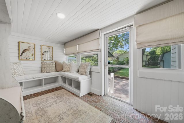 902 N Ashe Avenue, Newton, NC 28658