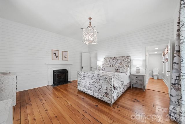 902 N Ashe Avenue, Newton, NC 28658