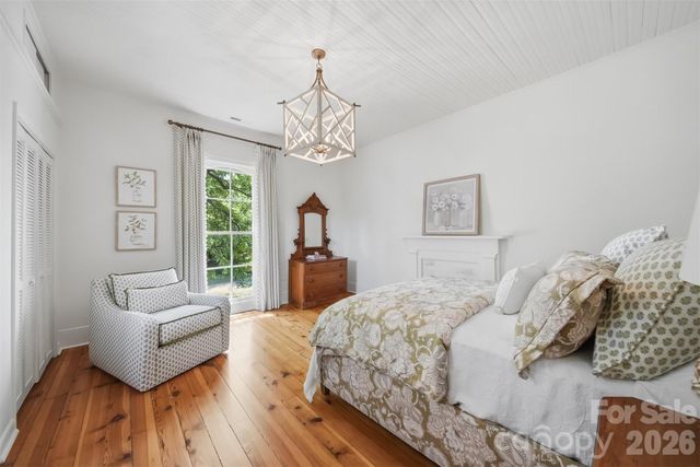 902 N Ashe Avenue, Newton, NC 28658