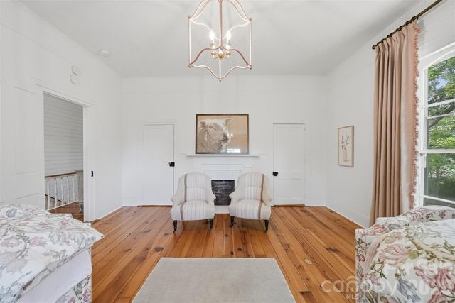 902 N Ashe Avenue, Newton, NC 28658