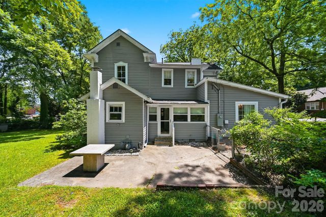 902 N Ashe Avenue, Newton, NC 28658