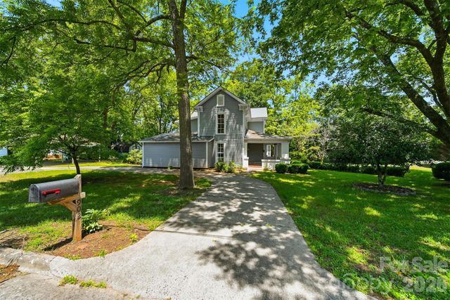 902 N Ashe Avenue, Newton, NC 28658