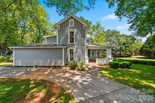 902 N Ashe Avenue, Newton, NC 28658