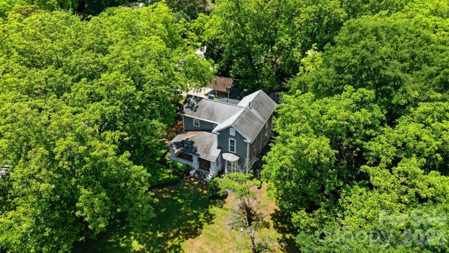 902 N Ashe Avenue, Newton, NC 28658