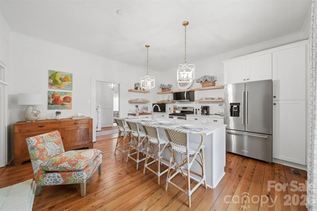 902 N Ashe Avenue, Newton, NC 28658