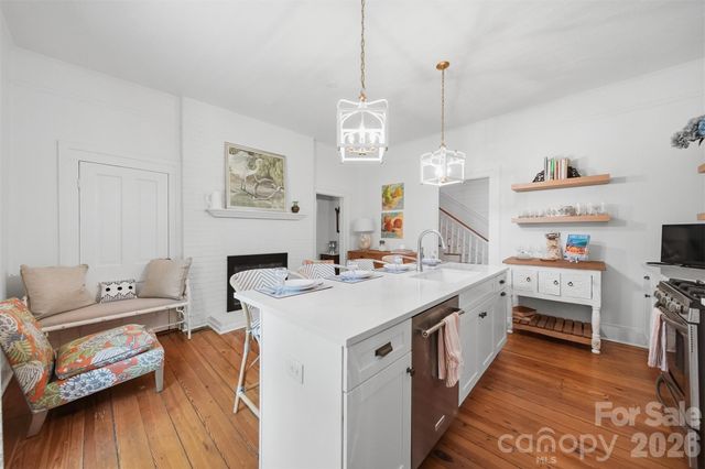 902 N Ashe Avenue, Newton, NC 28658