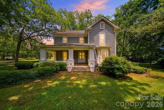 902 N Ashe Avenue, Newton, NC 28658