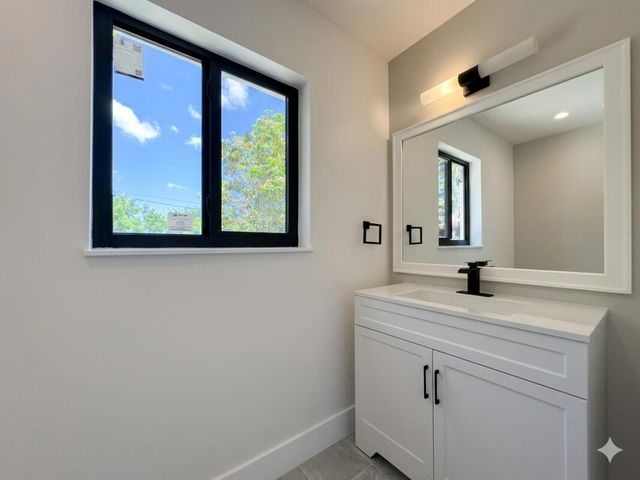 1795 Lauderdale Manor Drive, Fort Lauderdale, FL 33311
