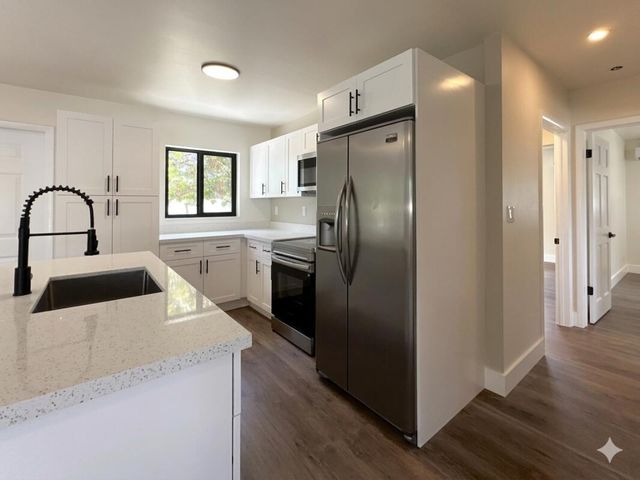 1795 Lauderdale Manor Drive, Fort Lauderdale, FL 33311