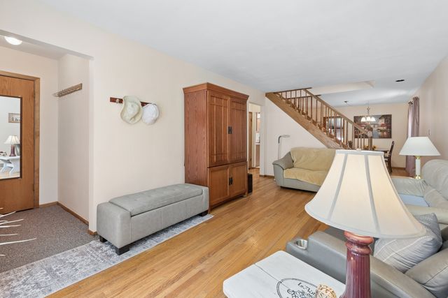 2009 Keeney Street, Evanston, IL 60202