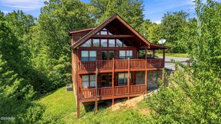 1713 Bear View Road, Sevierville, TN 37876