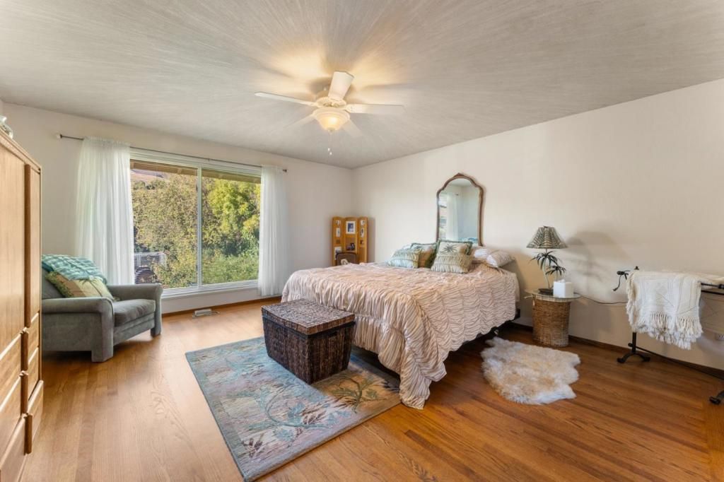 Image 16 of property listing at 11081 Enchanto Vista Drive, San Jose, CA 95127
