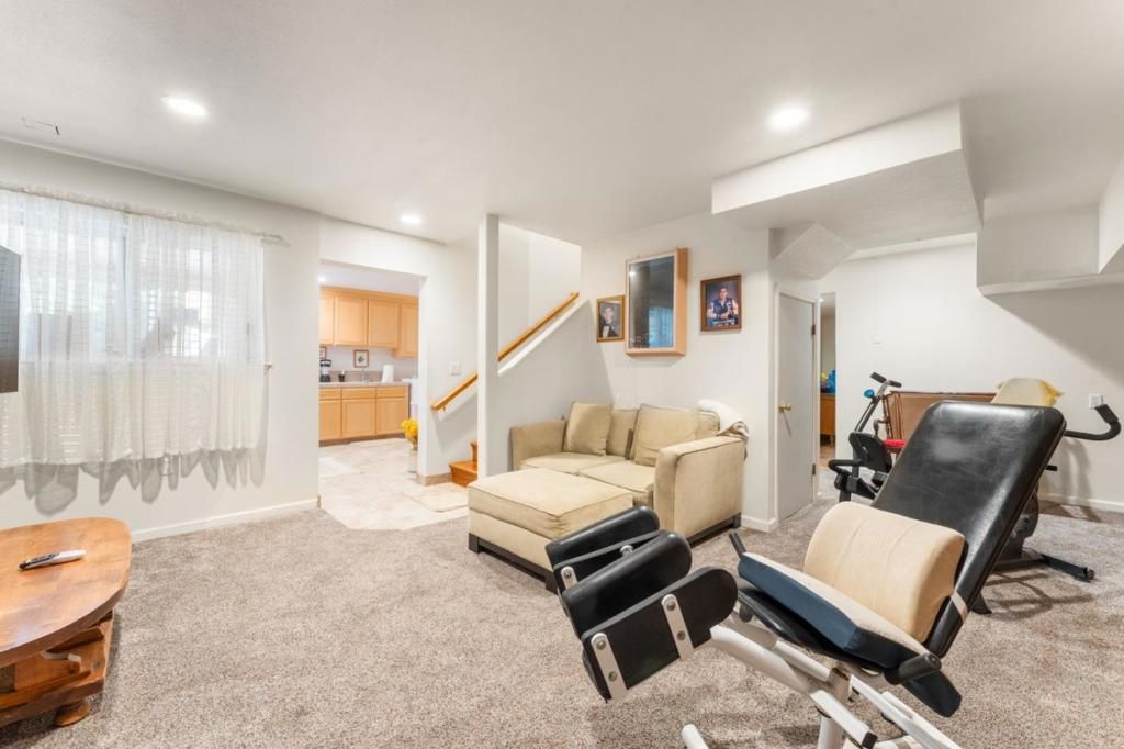 Image 18 of property listing at 11081 Enchanto Vista Drive, San Jose, CA 95127
