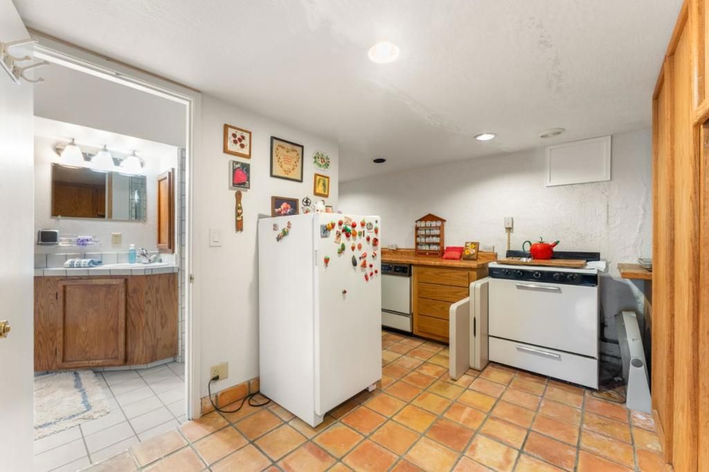 Image 19 of property listing at 11081 Enchanto Vista Drive, San Jose, CA 95127
