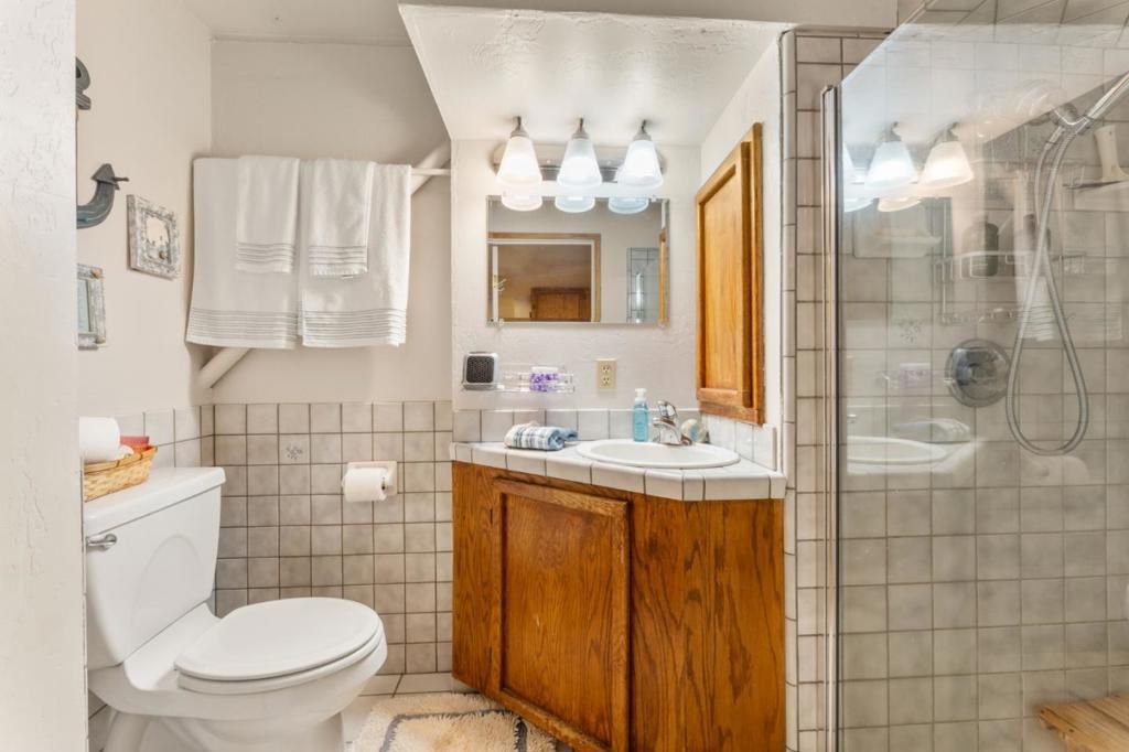 Image 20 of property listing at 11081 Enchanto Vista Drive, San Jose, CA 95127