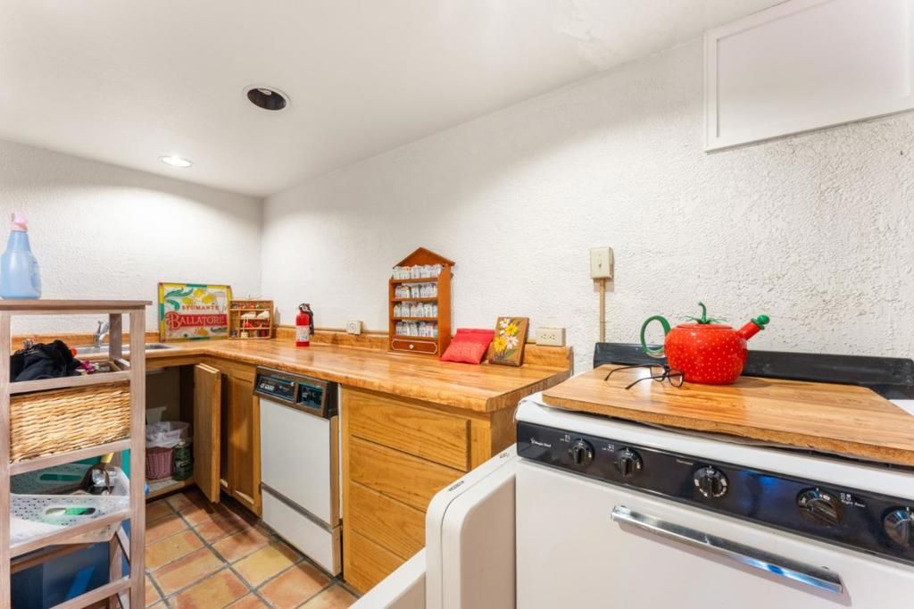 Image 26 of property listing at 11081 Enchanto Vista Drive, San Jose, CA 95127