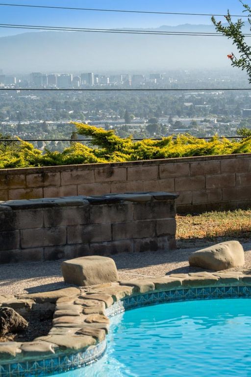 Image 29 of property listing at 11081 Enchanto Vista Drive, San Jose, CA 95127