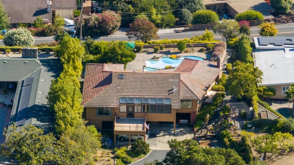 Image 32 of property listing at 11081 Enchanto Vista Drive, San Jose, CA 95127