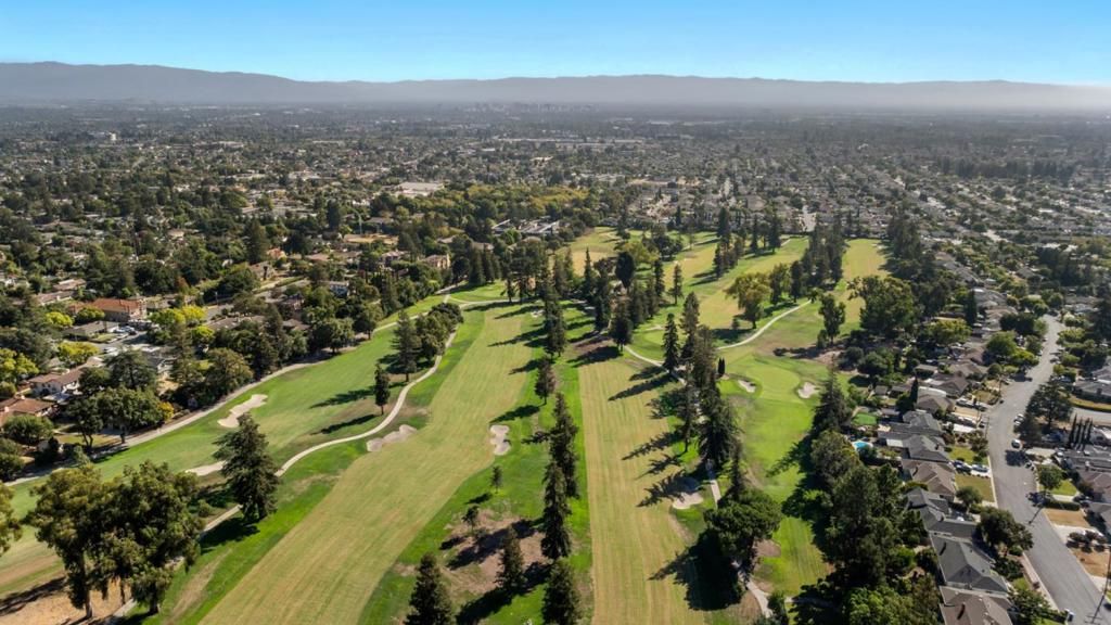 Image 38 of property listing at 11081 Enchanto Vista Drive, San Jose, CA 95127