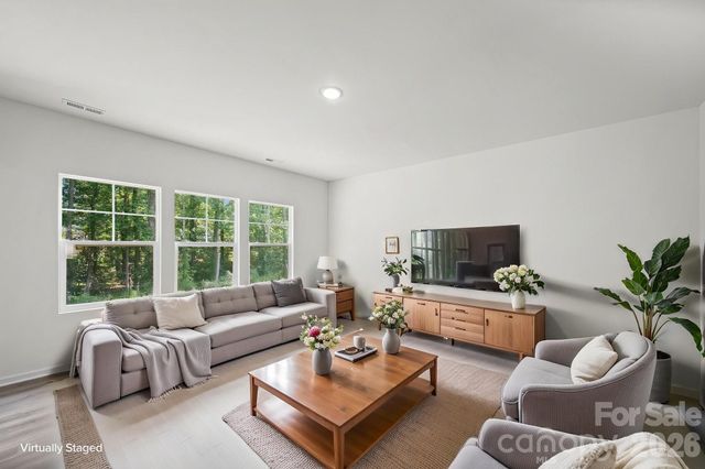 7725 E Lane Drive, Charlotte, NC 28212