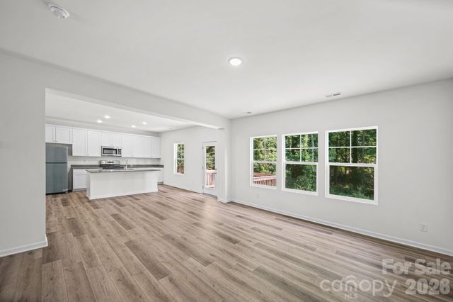 7725 E Lane Drive, Charlotte, NC 28212