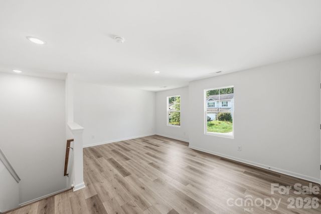 7725 E Lane Drive, Charlotte, NC 28212