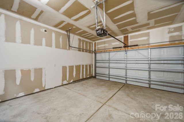 7725 E Lane Drive, Charlotte, NC 28212