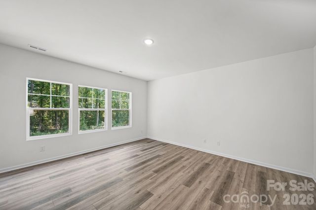 7725 E Lane Drive, Charlotte, NC 28212