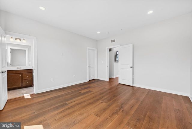 8279 FRONT LOOP, Rockville, MD 20855