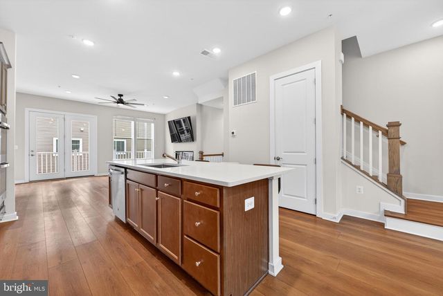 8279 FRONT LOOP, Rockville, MD 20855