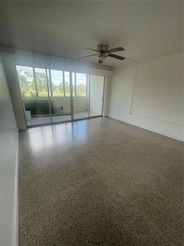 200 N BETTY LANE 1B, Clearwater, FL 33755