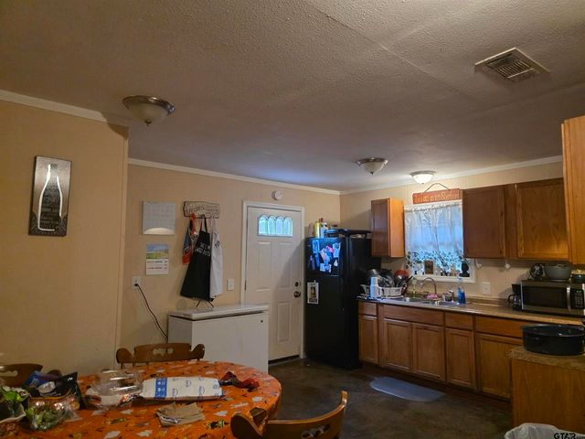 300 Walnut, Naples, TX 75568