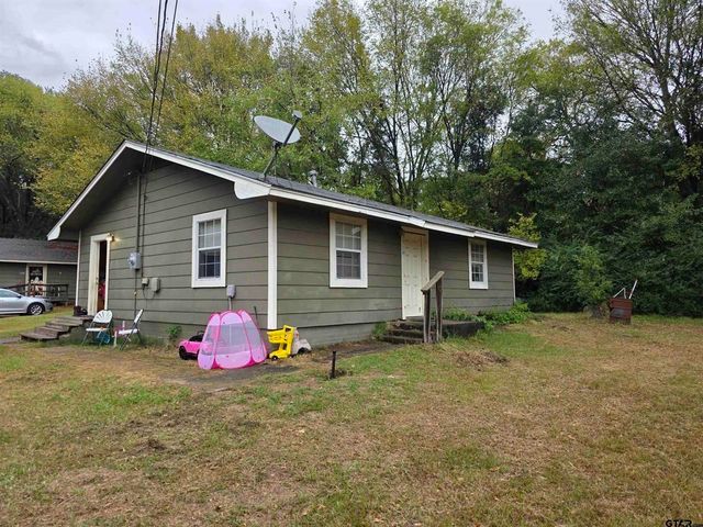 300 Walnut, Naples, TX 75568