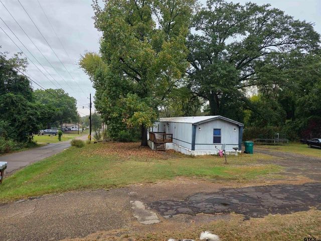 300 Walnut, Naples, TX 75568