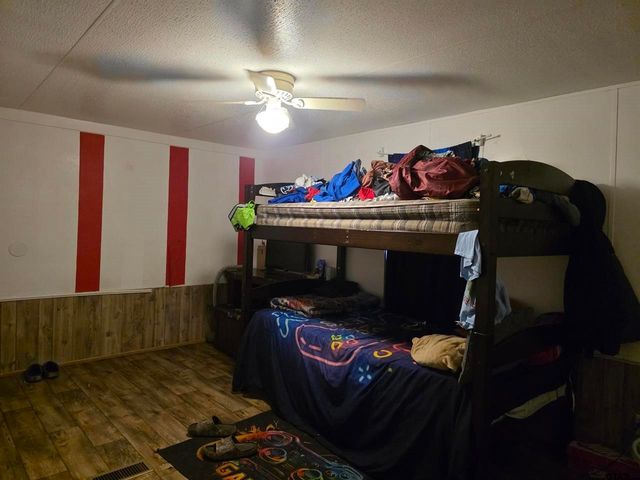 300 Walnut, Naples, TX 75568