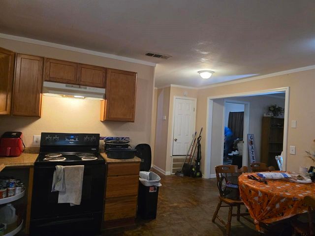 300 Walnut, Naples, TX 75568