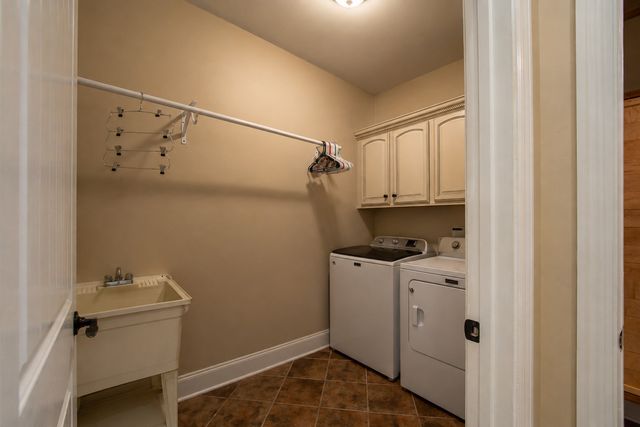 1014 Atchley Ct, Hendersonville, TN 37075