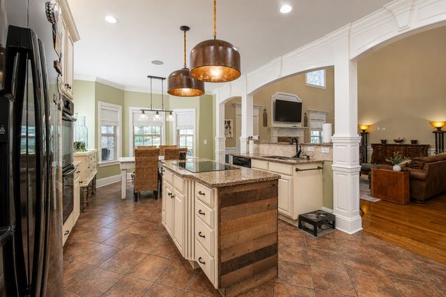 1014 Atchley Ct, Hendersonville, TN 37075