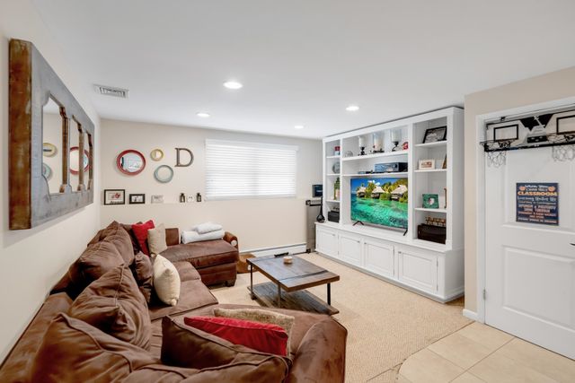 19 DE YOUNG DR, Little Falls, NJ 07424